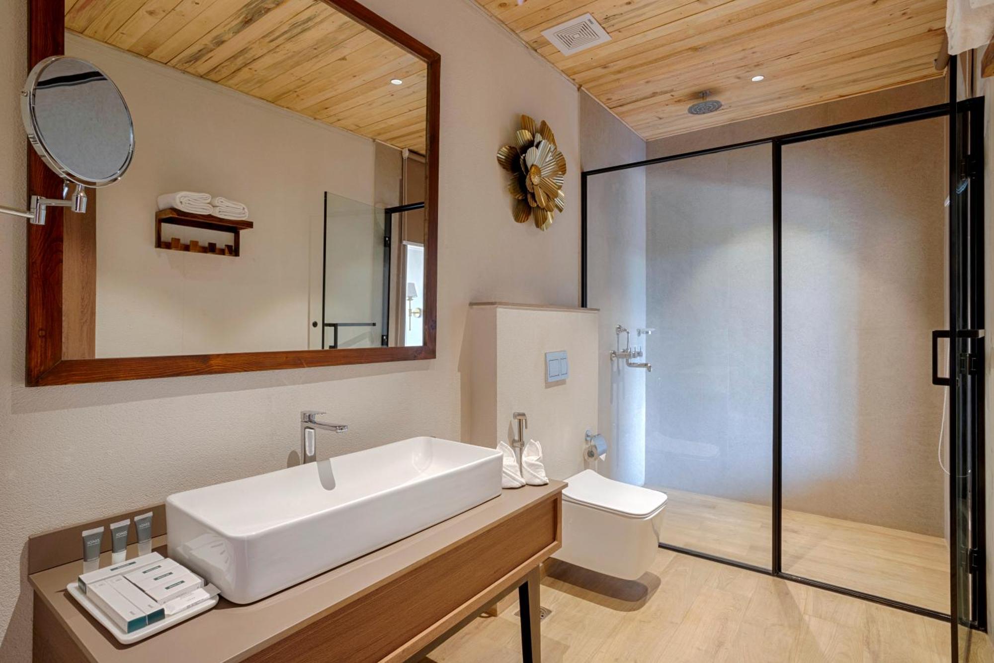 Отель Stone Wood Premier Gokarna Гокарна Экстерьер фото